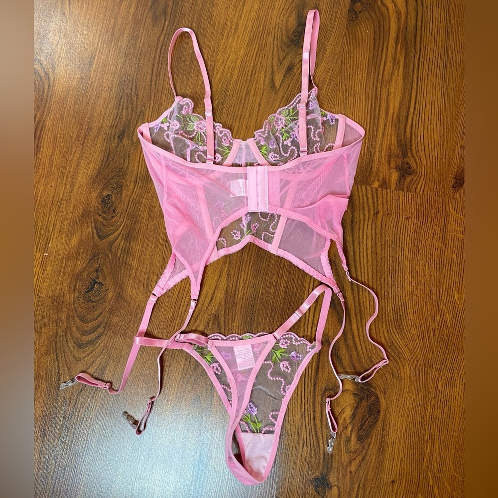 🎀🌷 Ethereal Pink Floral Embroidered Garter Lingerie Set Corset Bra & Thong 🌷🎀 - Picture 10 of 16